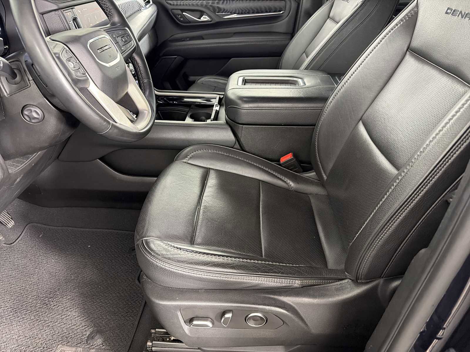 Certified 2023 GMC Yukon Denali AWD/4WD image 7