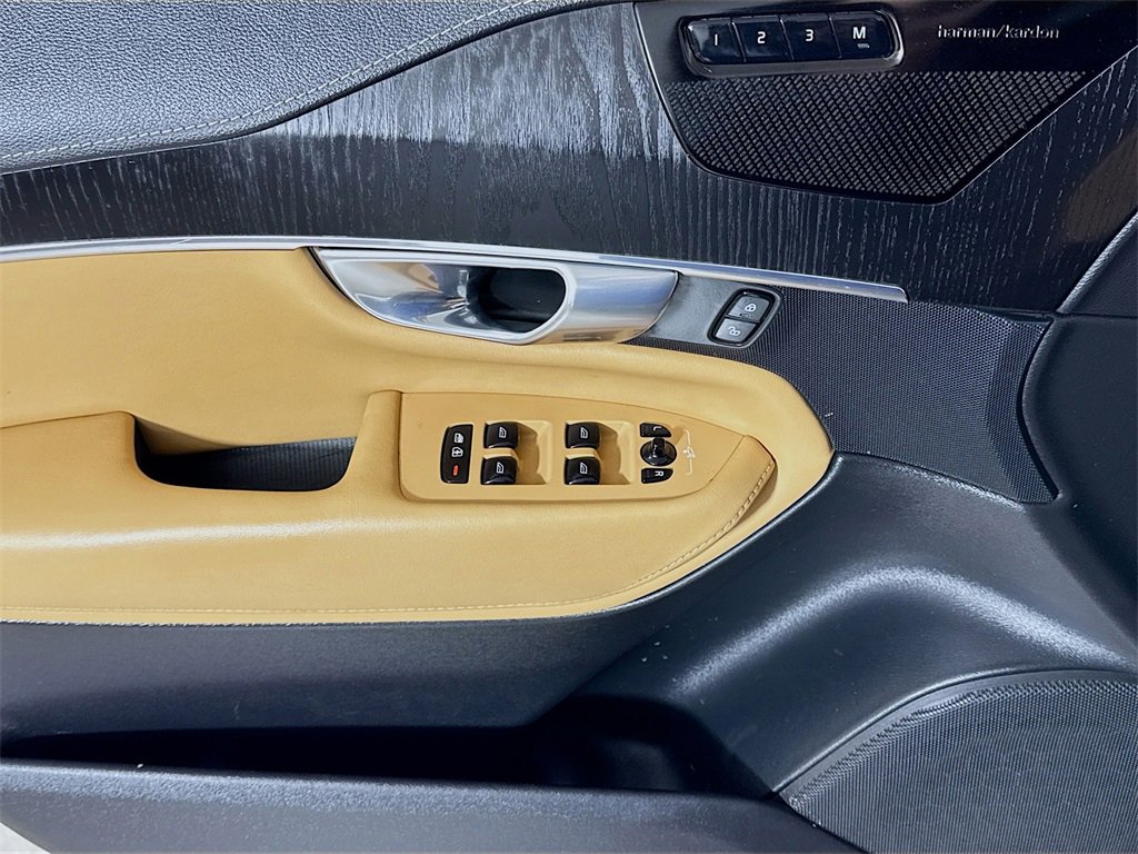 Used 2021 Volvo XC90 T6 Inscription w/ Advanced Package image 16