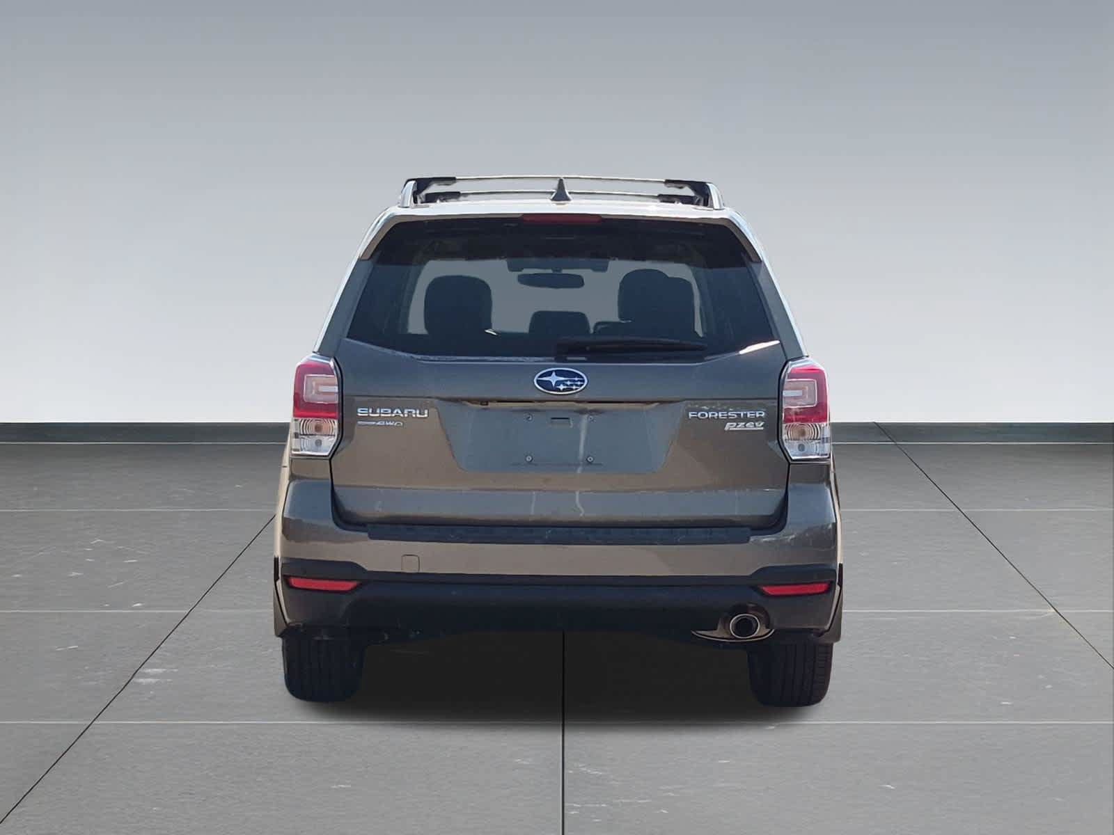Used 2017 Subaru Forester 2.5i Touring AWD/4WD image 5