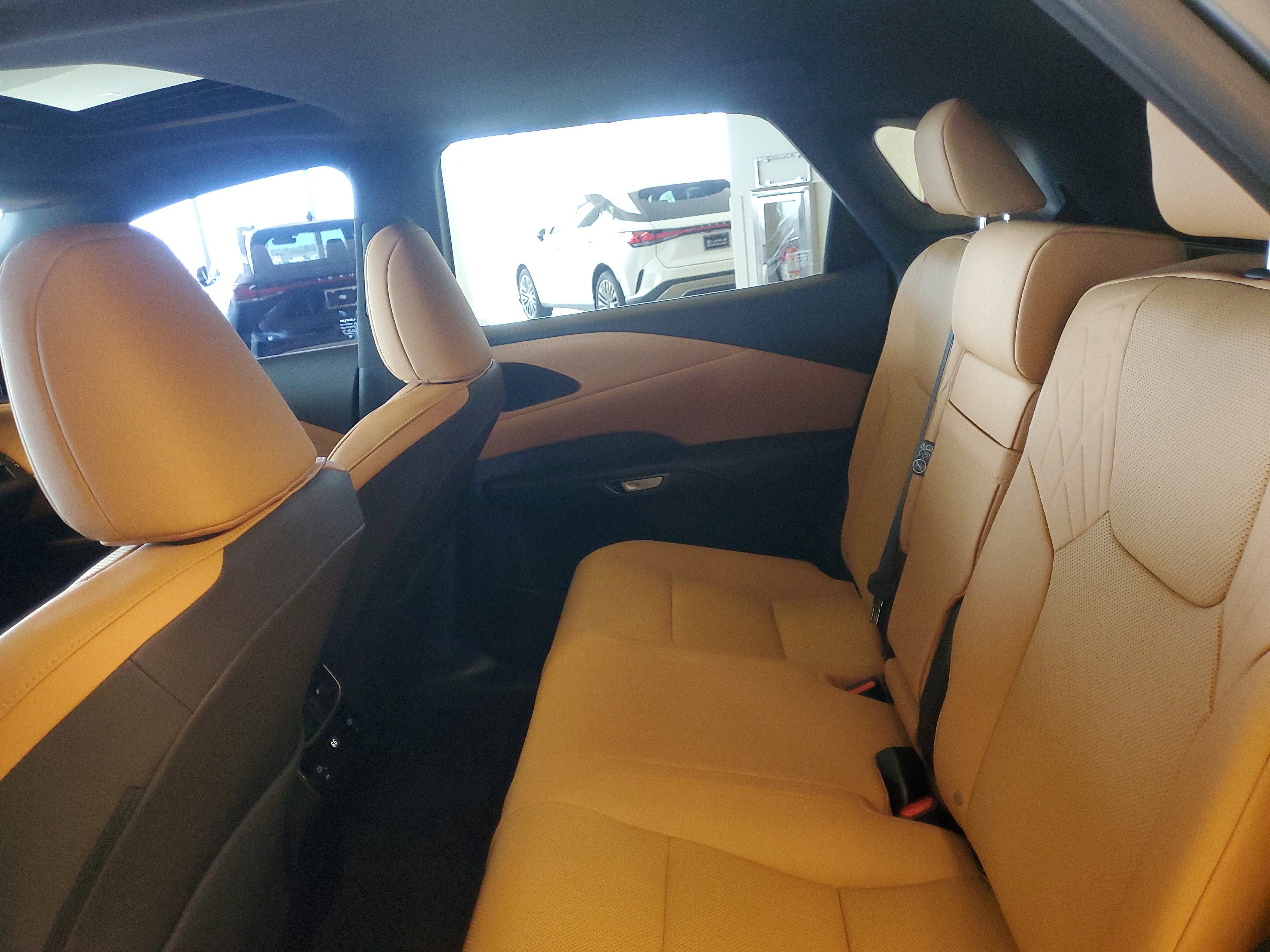 Used 2024 Lexus RX 350 Premium w/ Accessory Package (Z1) FWD image 16
