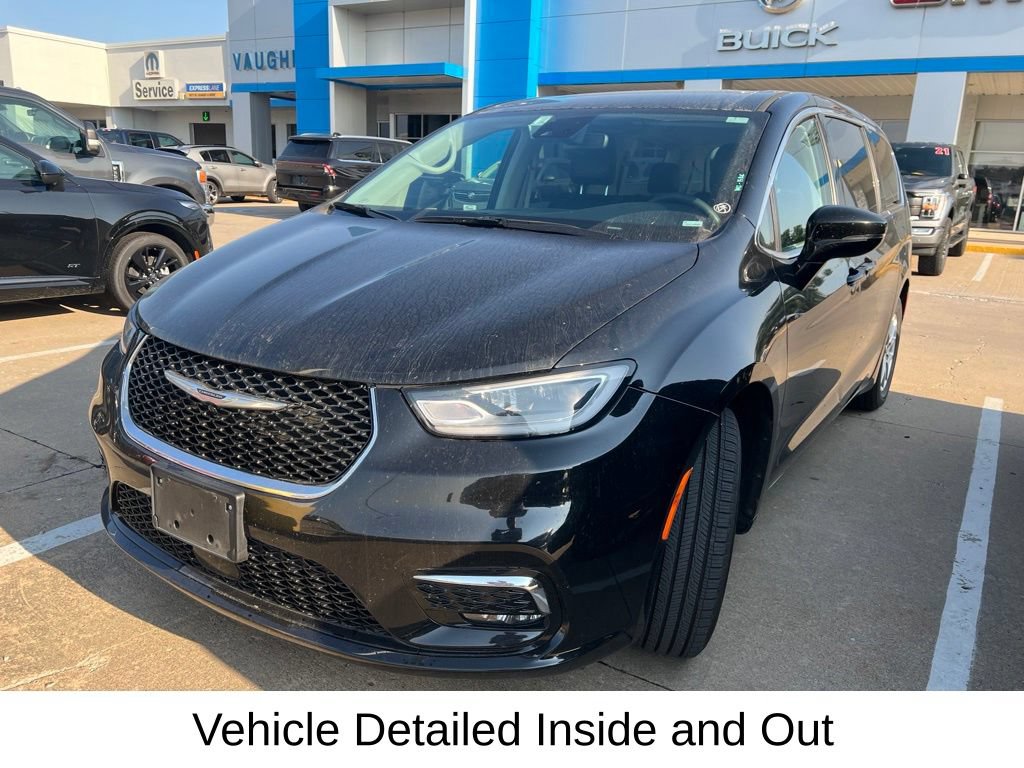 Used 2024 Chrysler Pacifica Touring-L FWD image 7