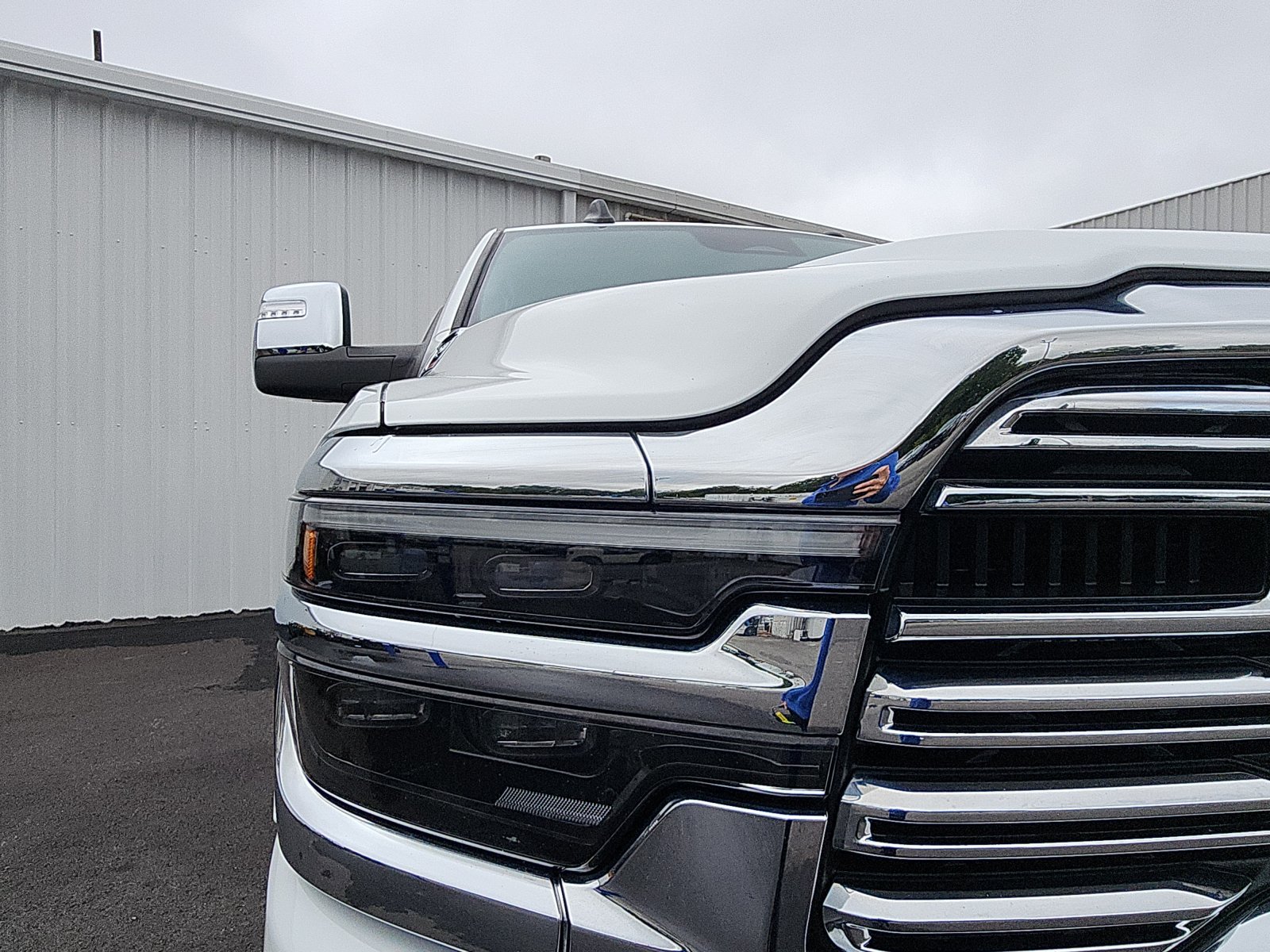 Used 2026 RAM 2500 Laramie AWD/4WD image 12