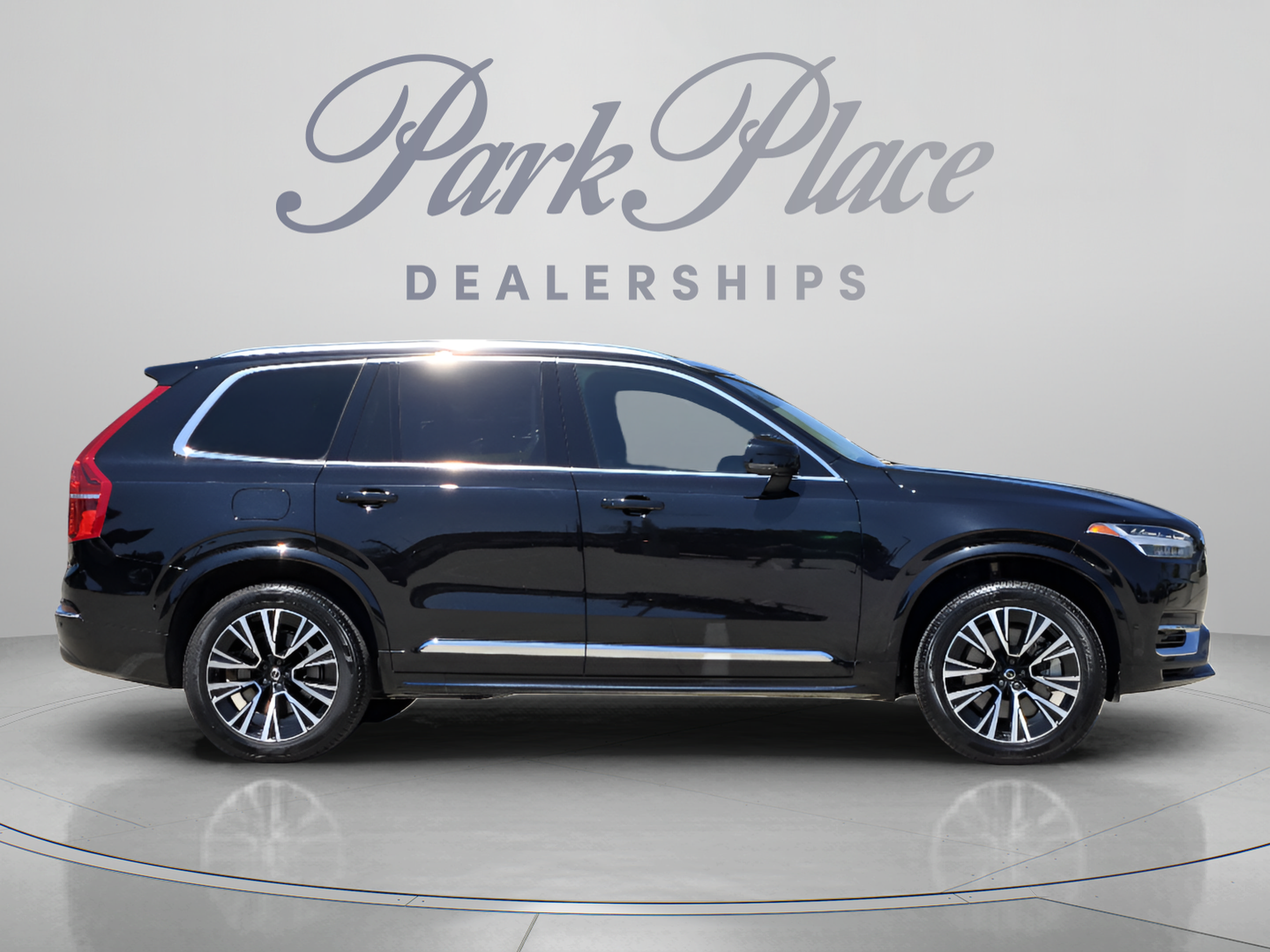 Used 2025 Volvo XC90 T8 Plus w/ Protection Package Premier AWD/4WD image 6