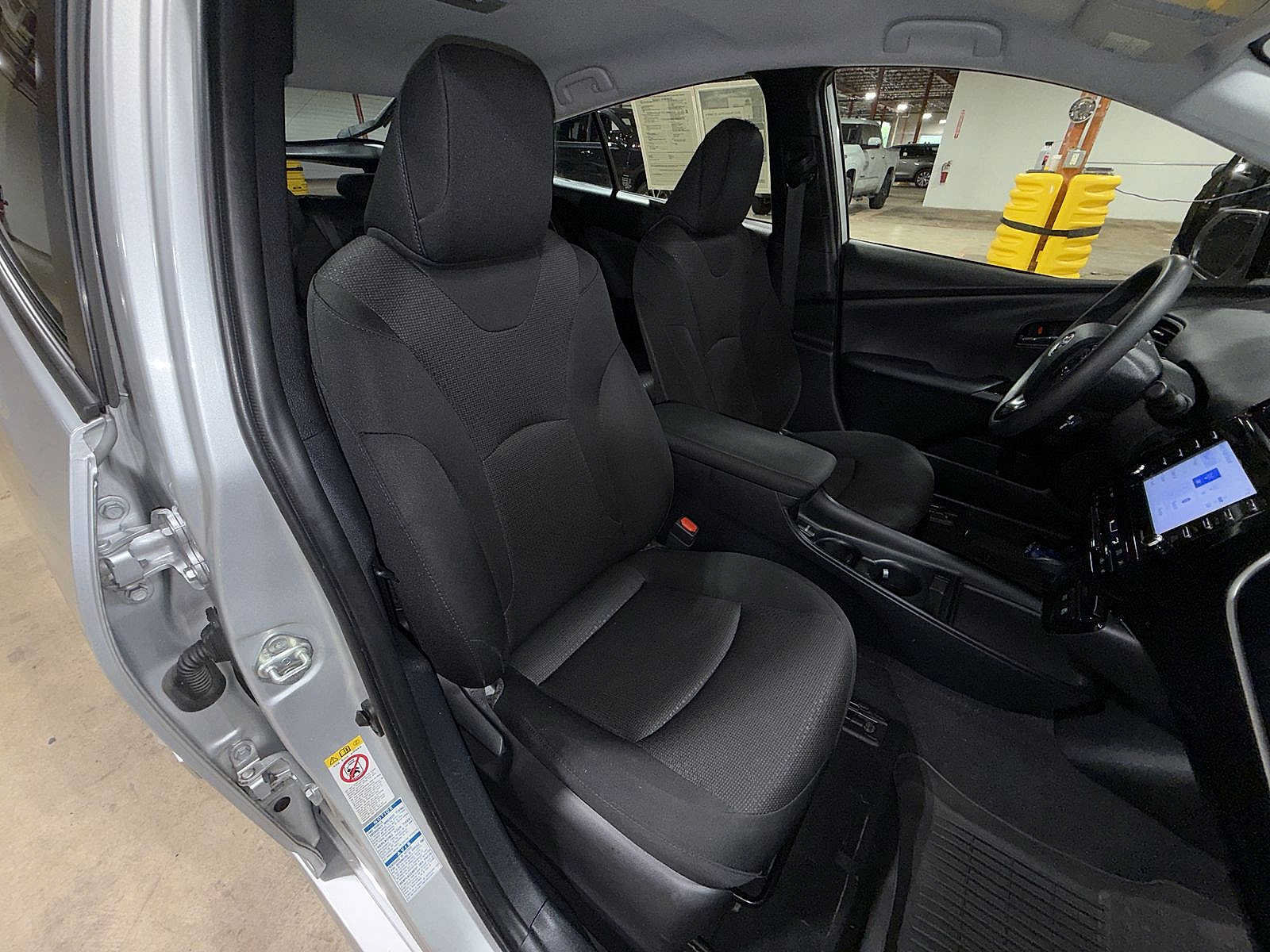 Used 2022 Toyota Prius LE AWD/4WD image 16