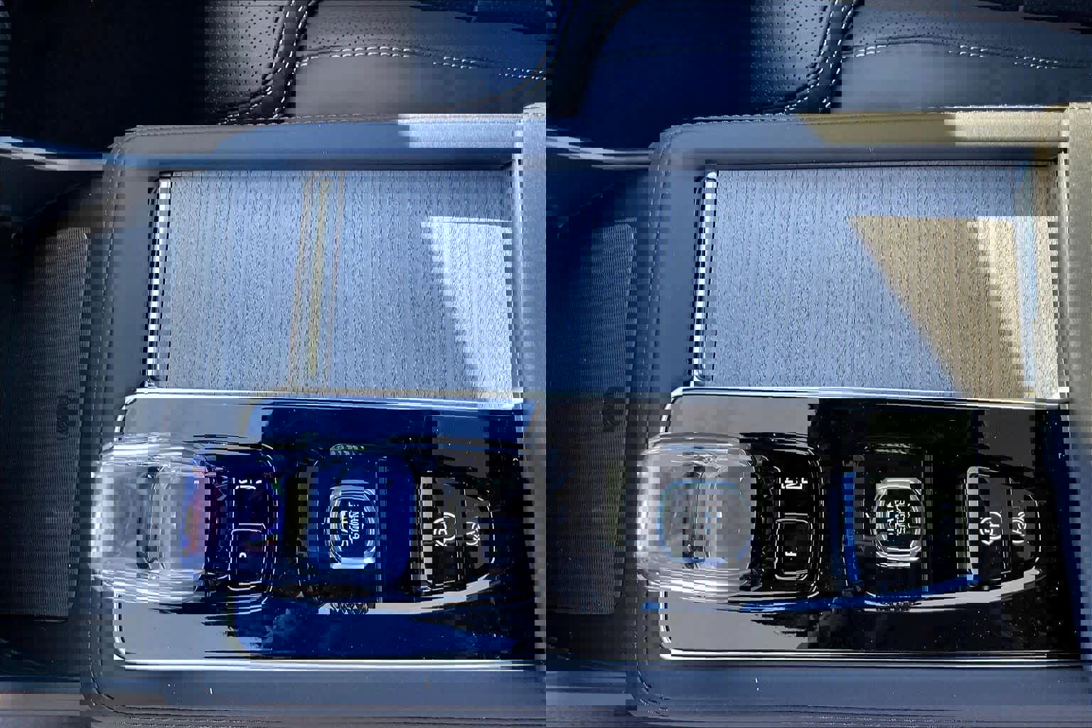 New 2026 Volvo XC90 B6 Ultra w/ Protection Package image 10