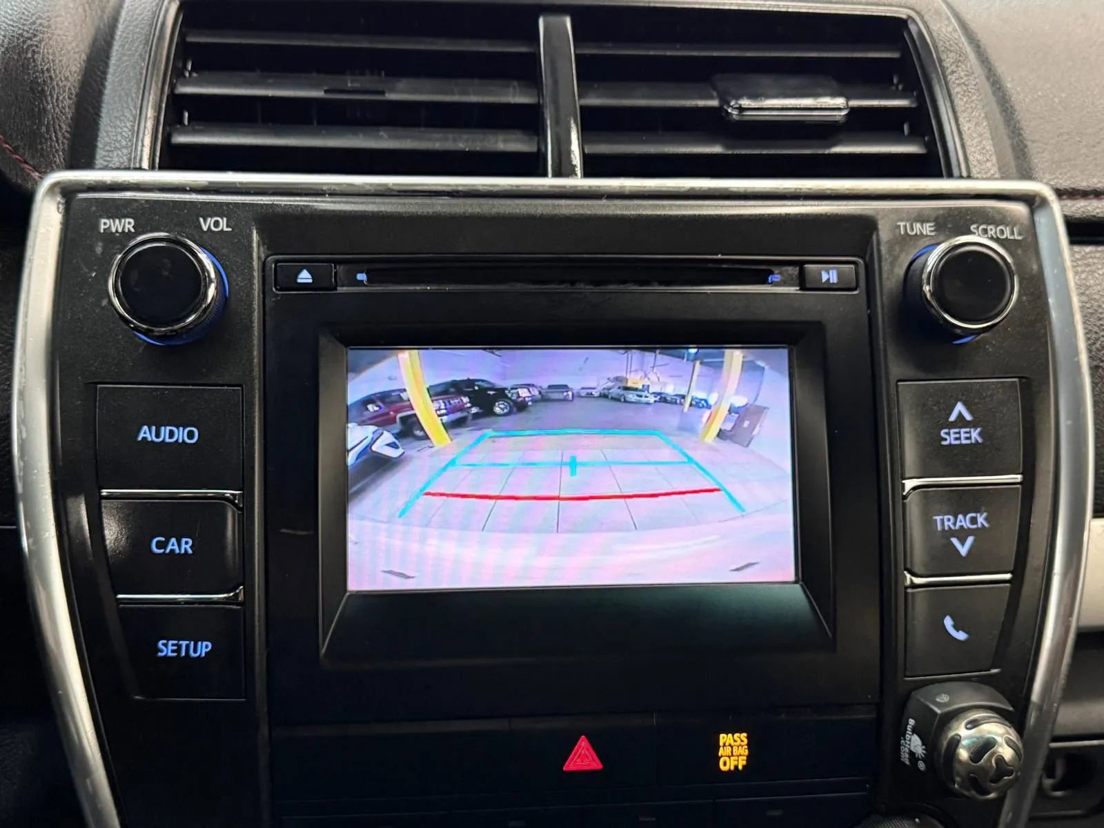 Used 2017 Toyota Camry SE image 17