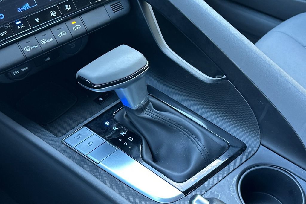 New 2025 Hyundai Elantra Sport image 18