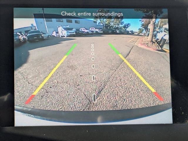 Used 2019 Jeep Cherokee Latitude w/ Cold Weather Group image 13