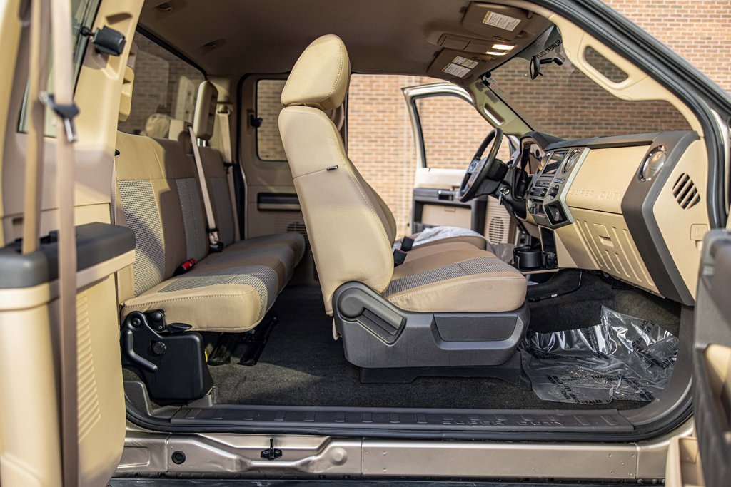 Used 2011 Ford F350 XLT w/ Camper Pkg image 27