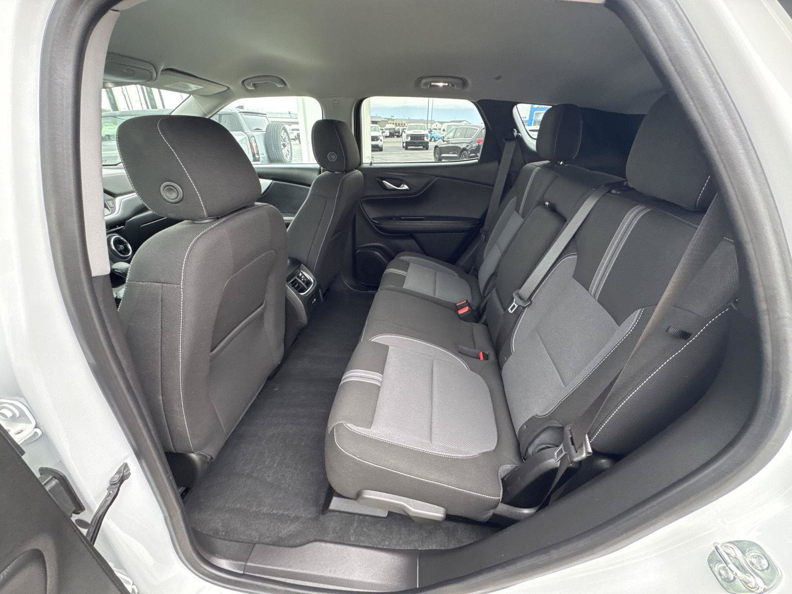 Used 2025 Chevrolet Blazer LT w/ Convenience Package FWD image 9
