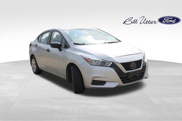Used 2021 Nissan Versa S image 3