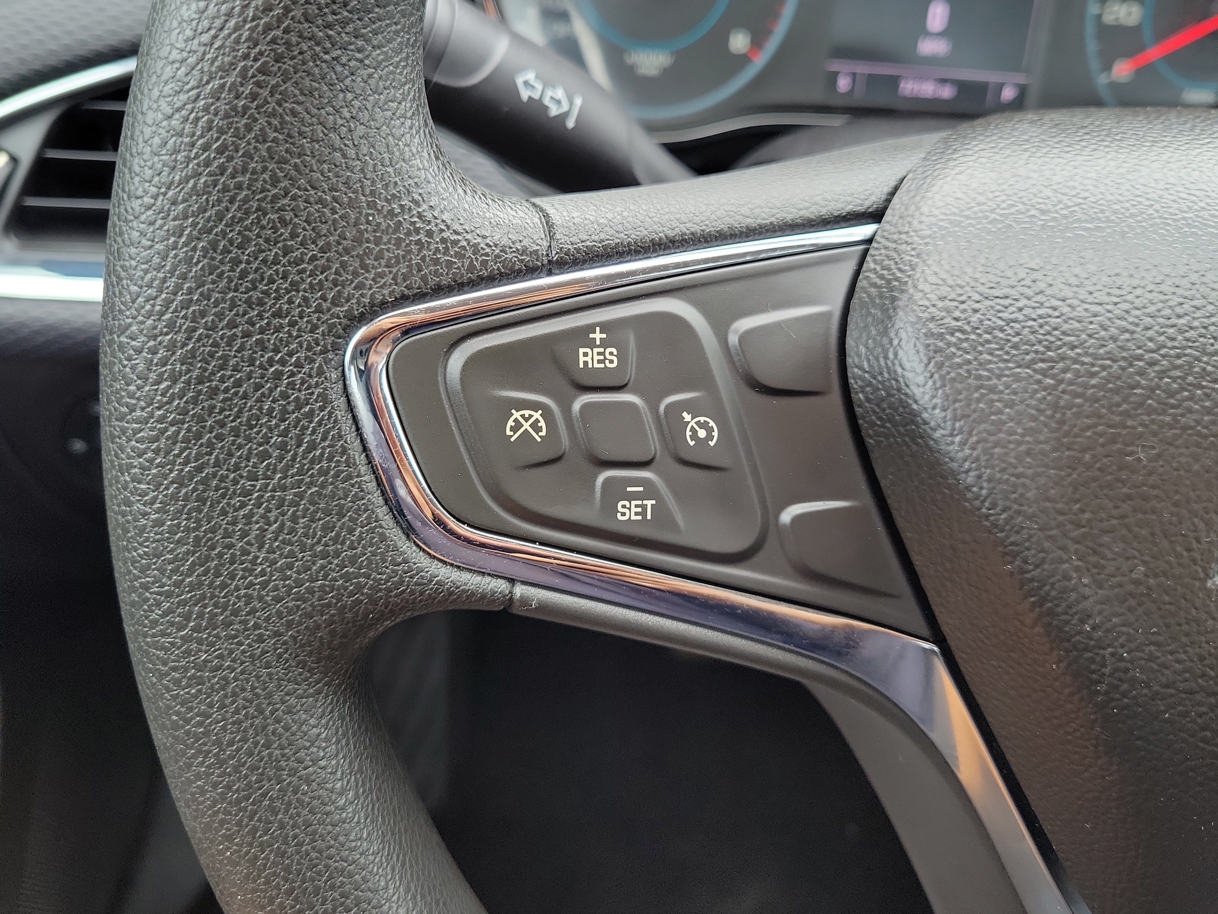 Used 2018 Chevrolet Cruze LT FWD image 25