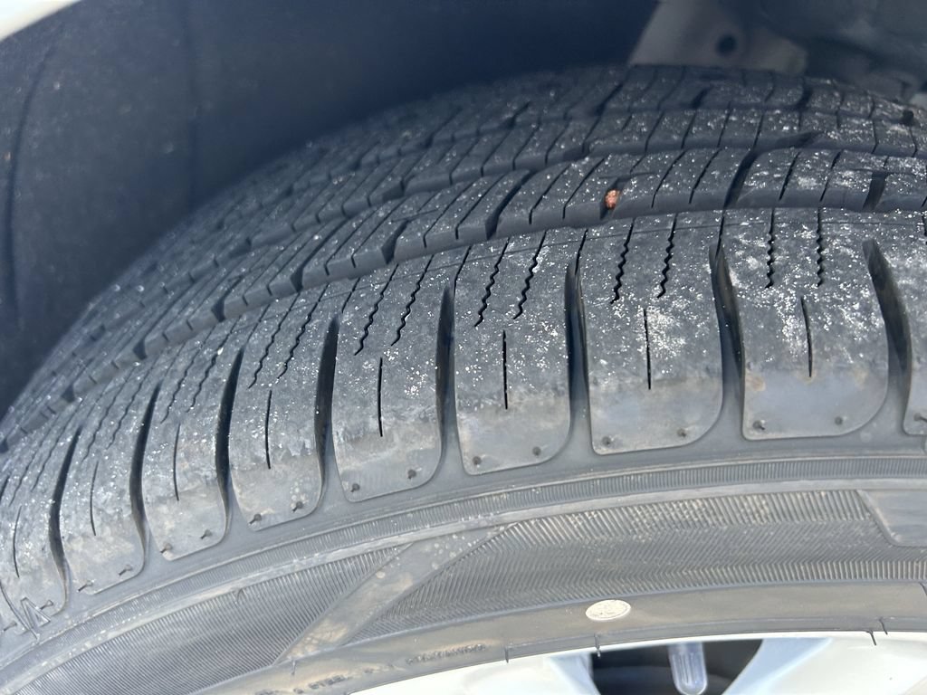 Used 2020 Buick Envision Premium AWD/4WD image 39