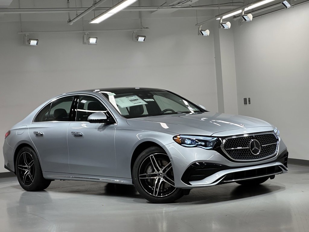 New 2026 Mercedes-Benz E 450 4MATIC Sedan image 2