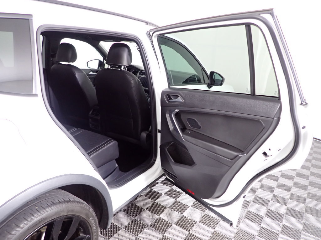 Used 2021 Volkswagen Tiguan SE R-Line AWD/4WD image 33