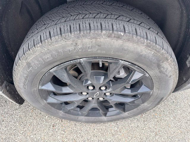 Used 2025 Chevrolet Traverse LT w/ Midnight/Sport Edition AWD/4WD image 9