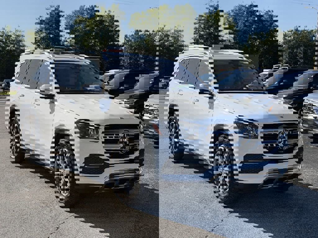 Used 2022 Mercedes-Benz GLS 450 4MATIC image 2