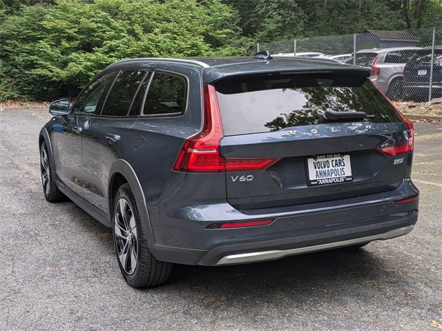 Certified 2024 Volvo V60 B5 Cross Country Plus image 5