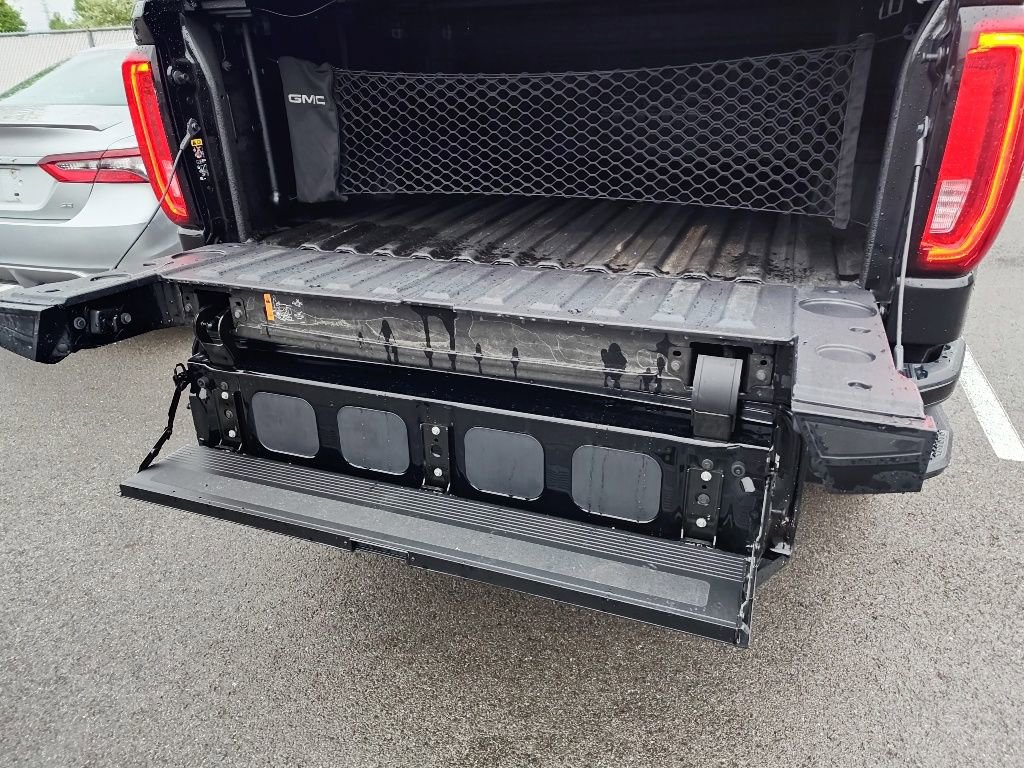 Used 2025 GMC Sierra 1500 AT4 w/ AT4 Premium Package AWD/4WD image 6
