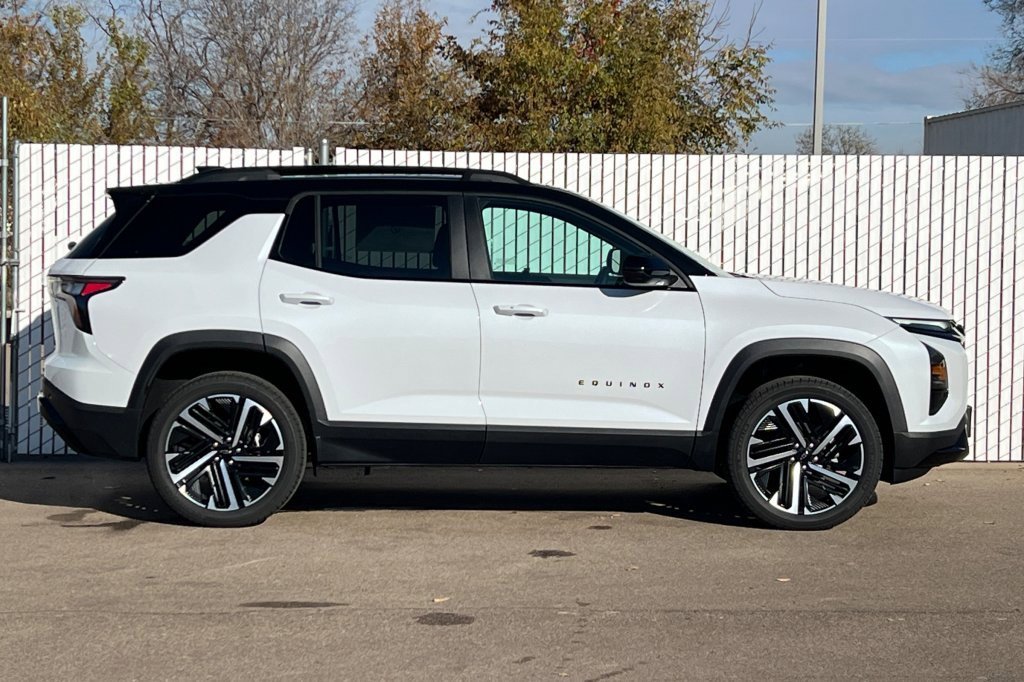 New 2026 Chevrolet Equinox RS w/ Convenience Package III image 3