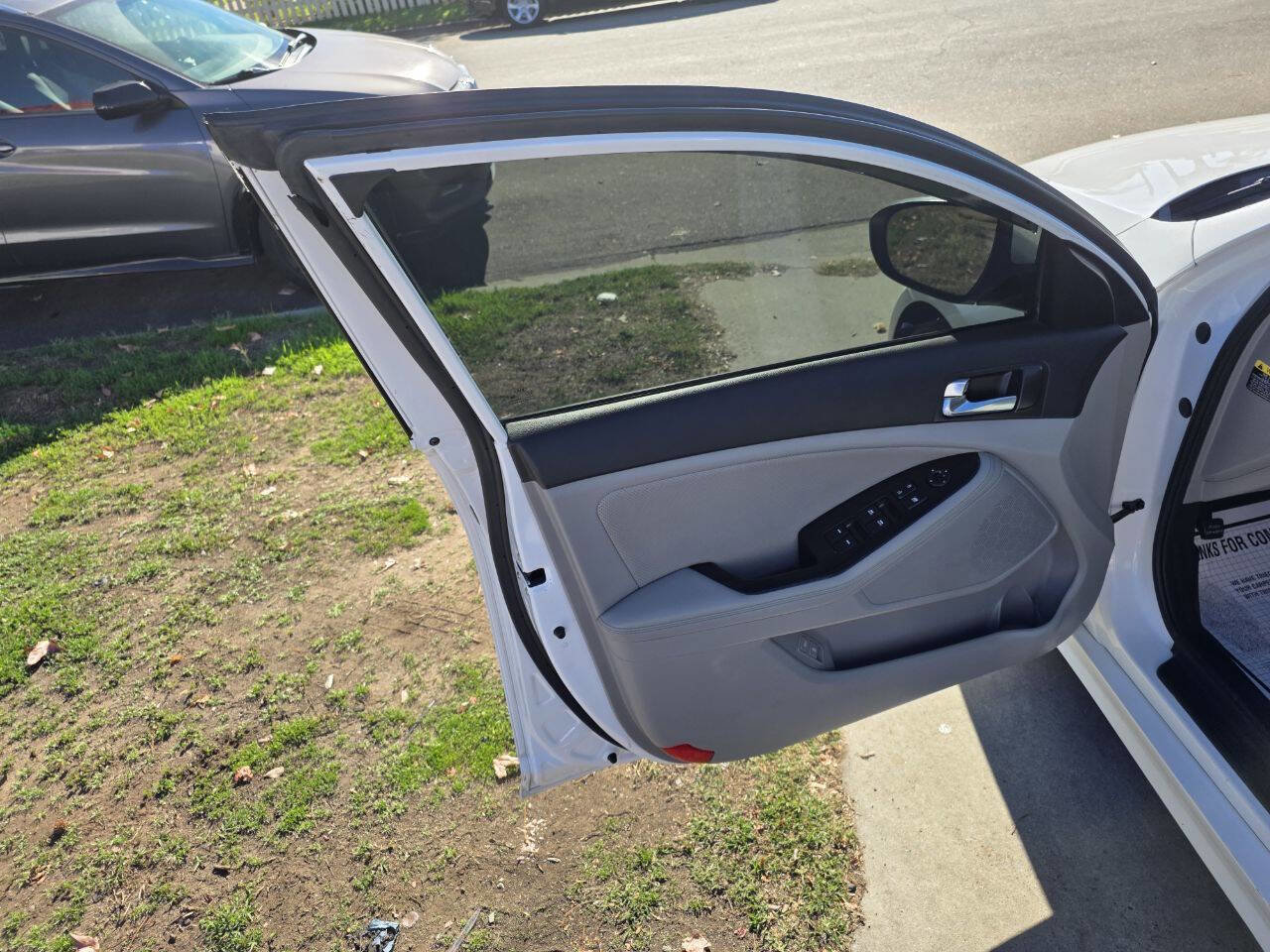 Used 2015 Kia Optima EX image 23