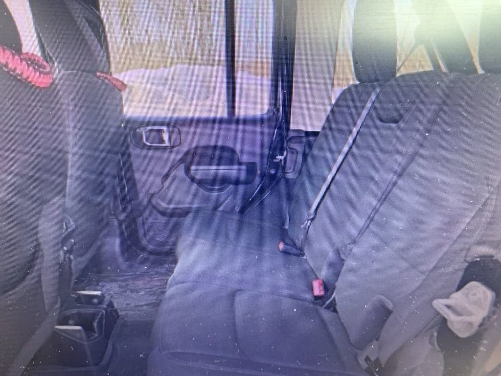 Used 2022 Jeep Wrangler Unlimited Sport image 10