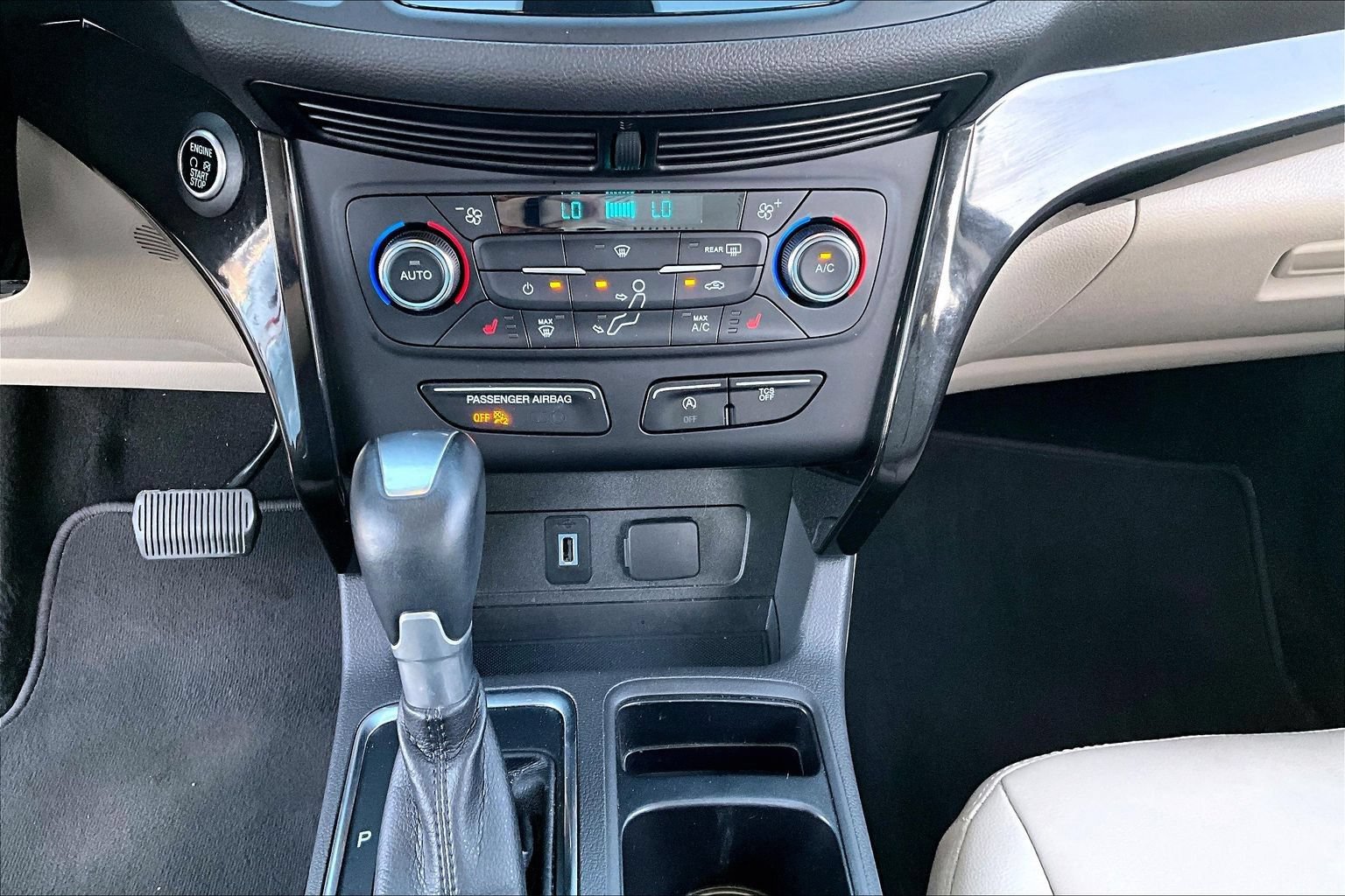 Used 2017 Ford Escape Titanium FWD image 24