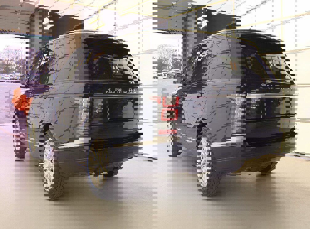 Used 2016 Land Rover Range Rover HSE image 5