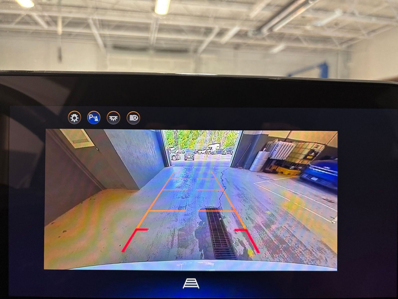 Used 2025 Chevrolet Equinox LT FWD image 24