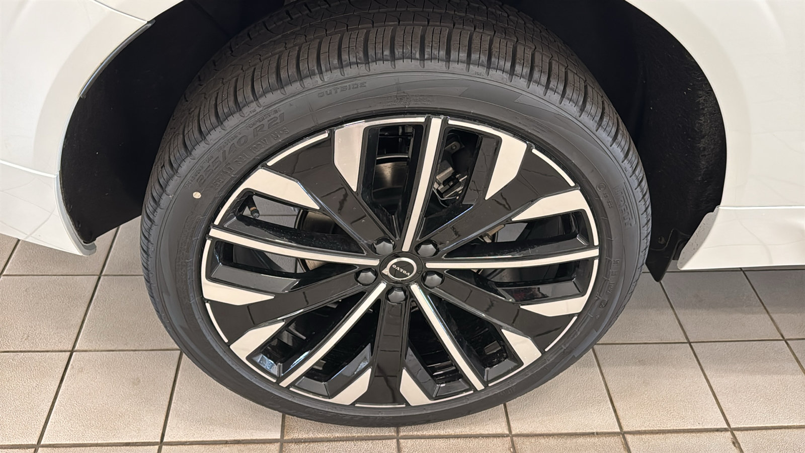 New 2026 Volvo XC60 B5 Ultra w/ Protection Package Premier AWD/4WD image 31