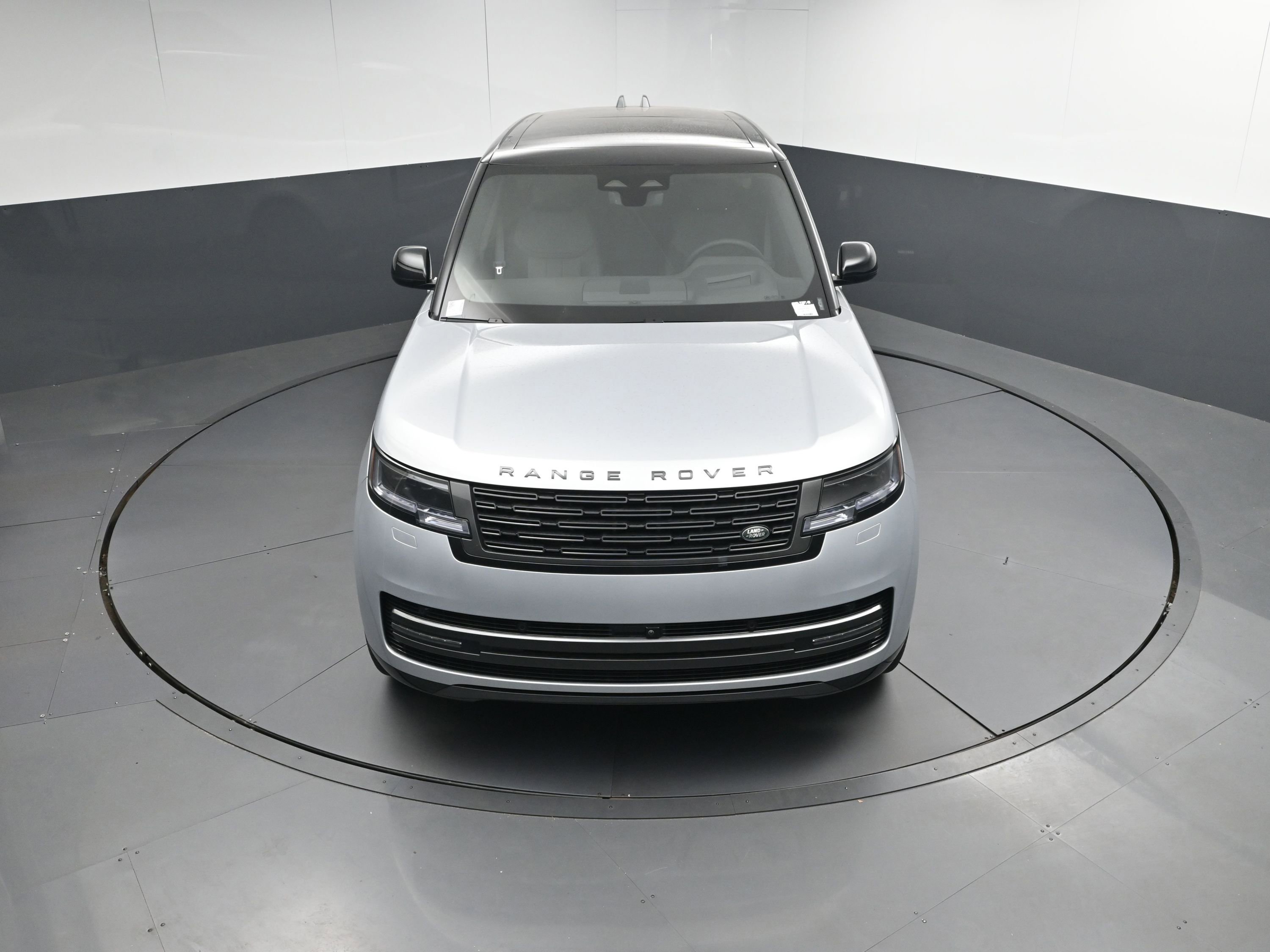 New 2025 Land Rover Range Rover Long Wheelbase SE image 37