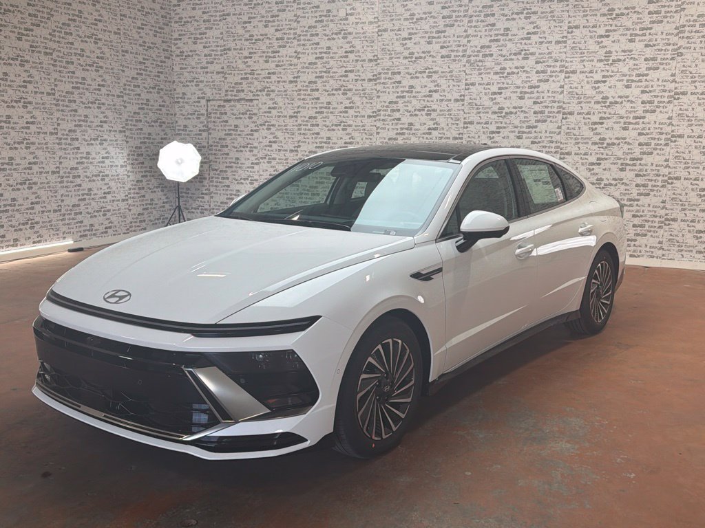 New 2027 Hyundai Sonata Limited FWD image 3