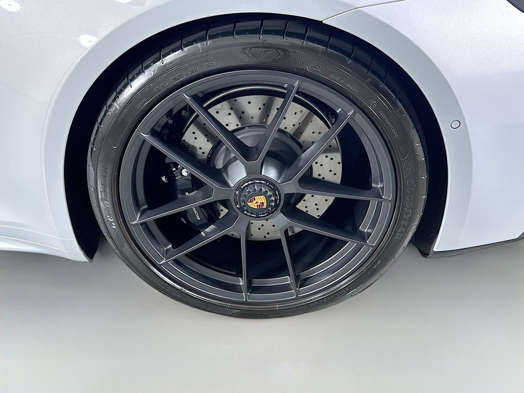 Certified 2026 Porsche 911 Carrera 4 GTS AWD/4WD image 28