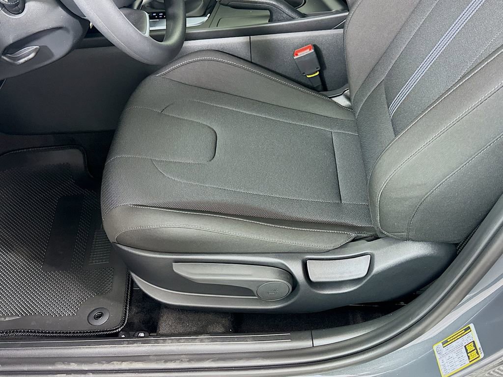 New 2026 Hyundai Elantra SE w/ Cargo Package FWD image 19