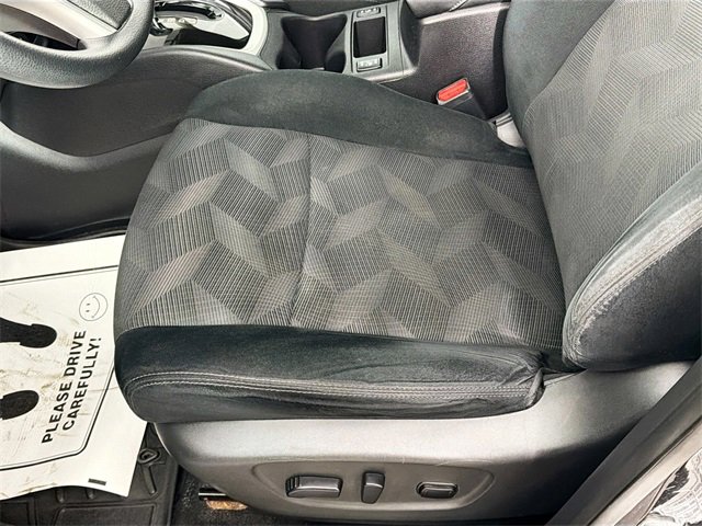 Used 2016 Nissan Rogue SV image 17