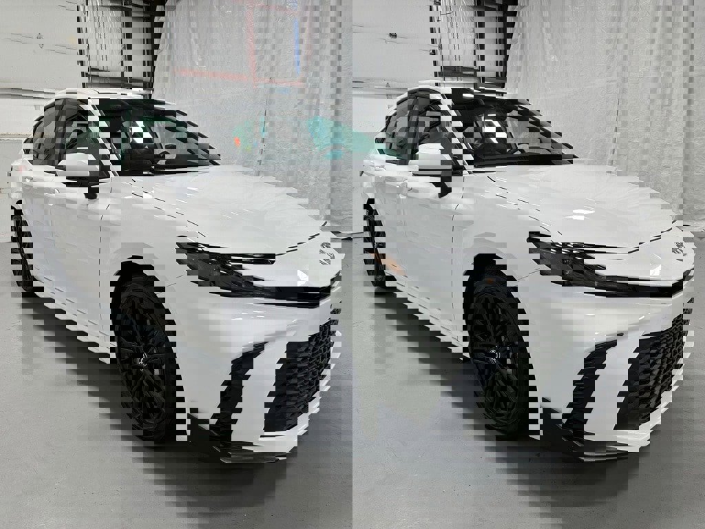 Used 2025 Toyota Camry SE