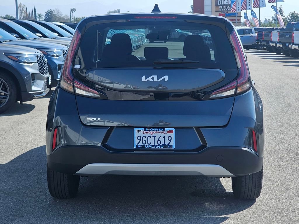 Used 2023 Kia Soul LX image 5