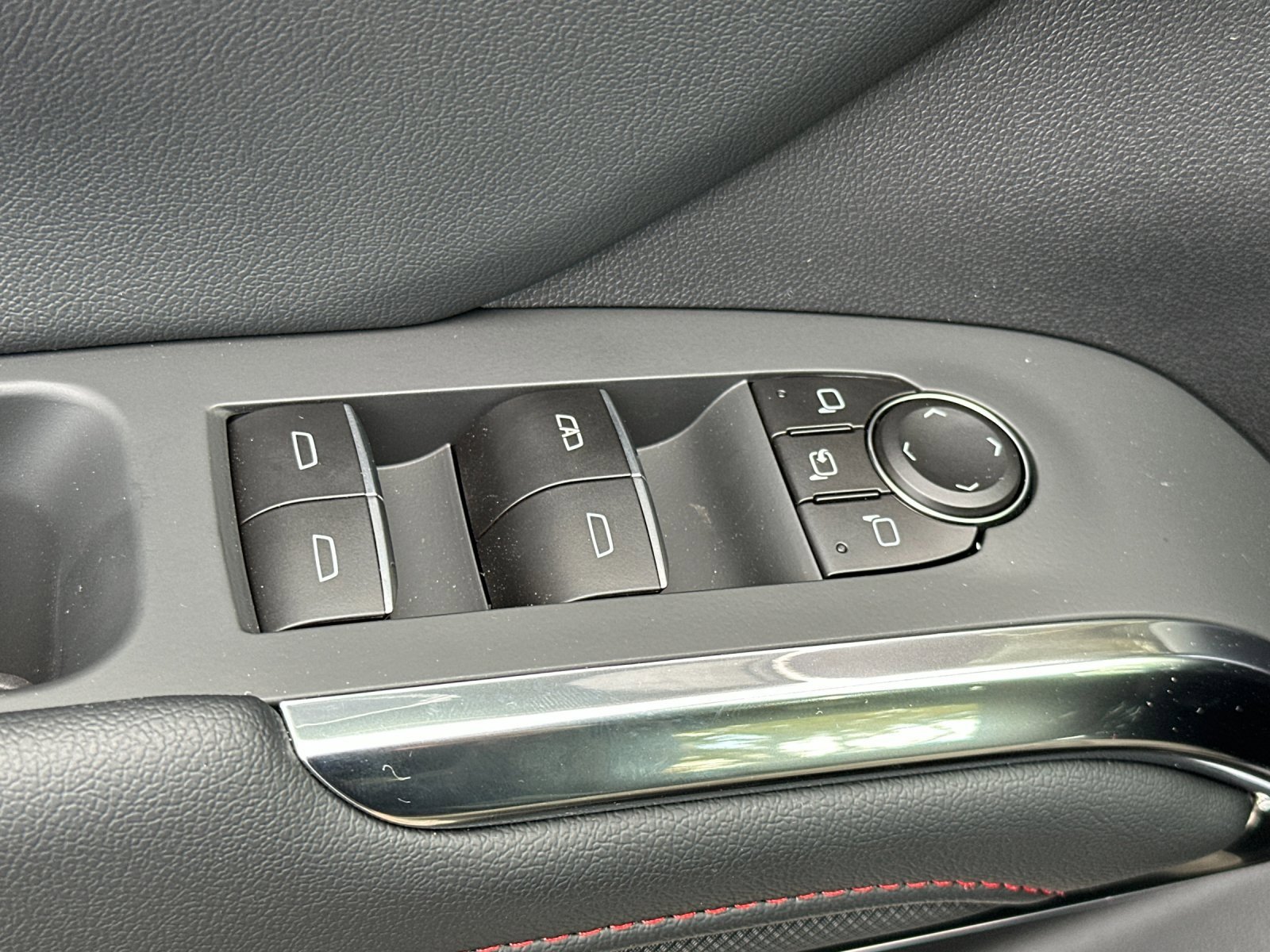 New 2026 Chevrolet Traverse RS w/ LPO, Floor Liner Package image 12