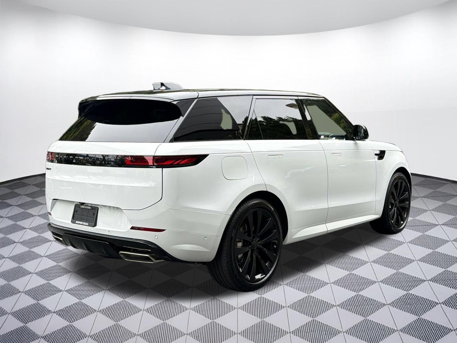 New 2026 Land Rover Range Rover Sport Dynamic SE AWD/4WD image 9