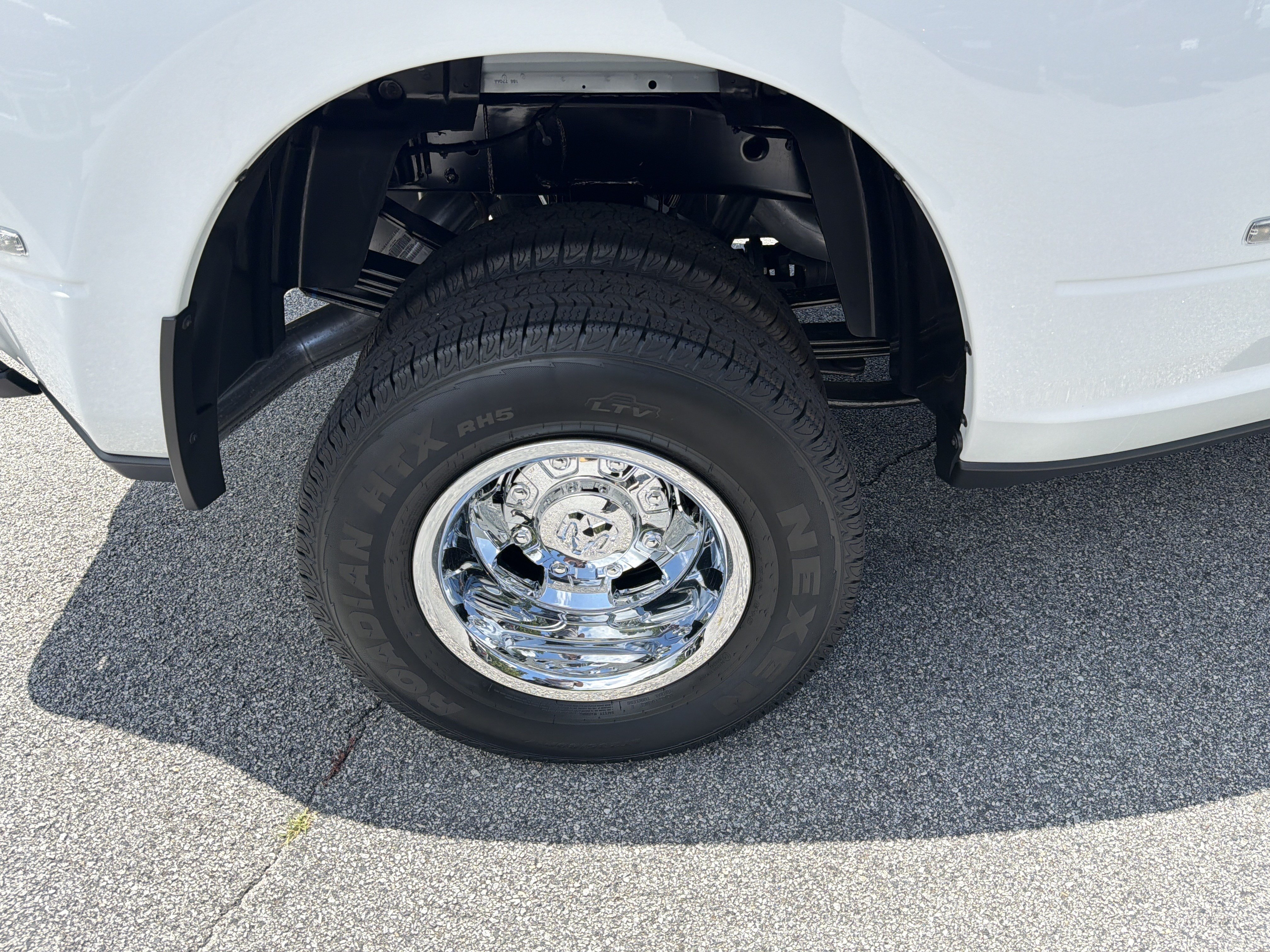 New 2026 RAM 3500 Big Horn AWD/4WD image 21