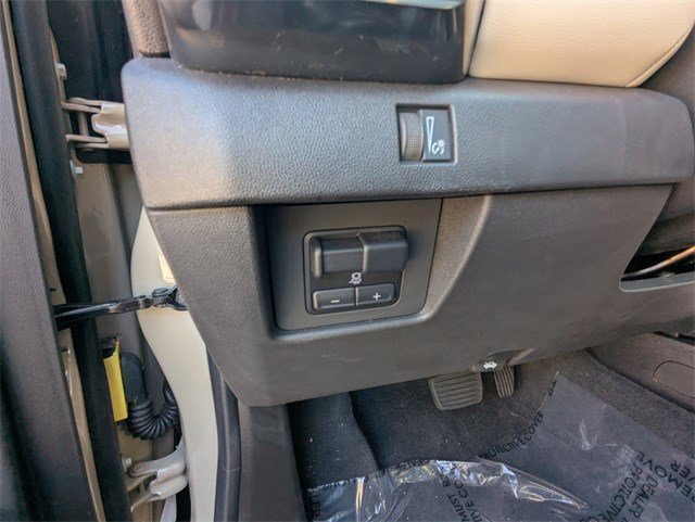 Used 2023 GMC Canyon AT4X image 17