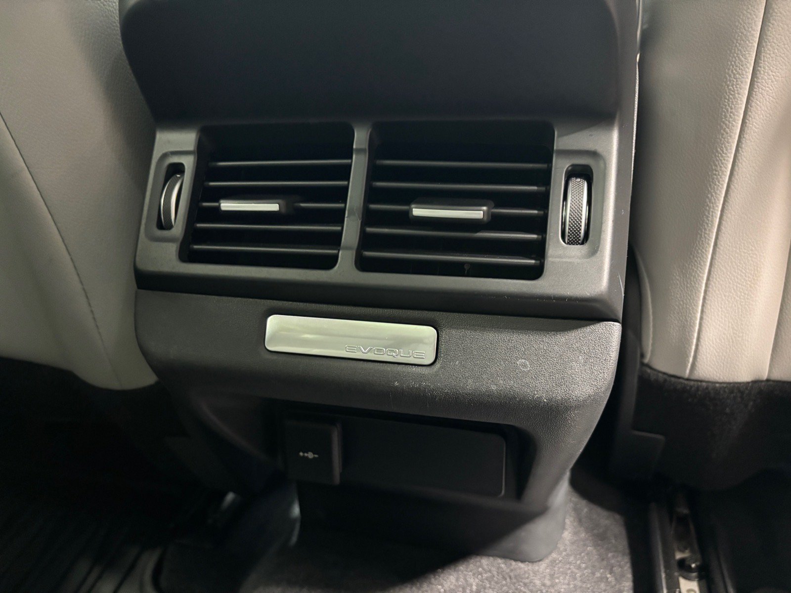 Used 2023 Land Rover Range Rover Evoque SE AWD/4WD image 37