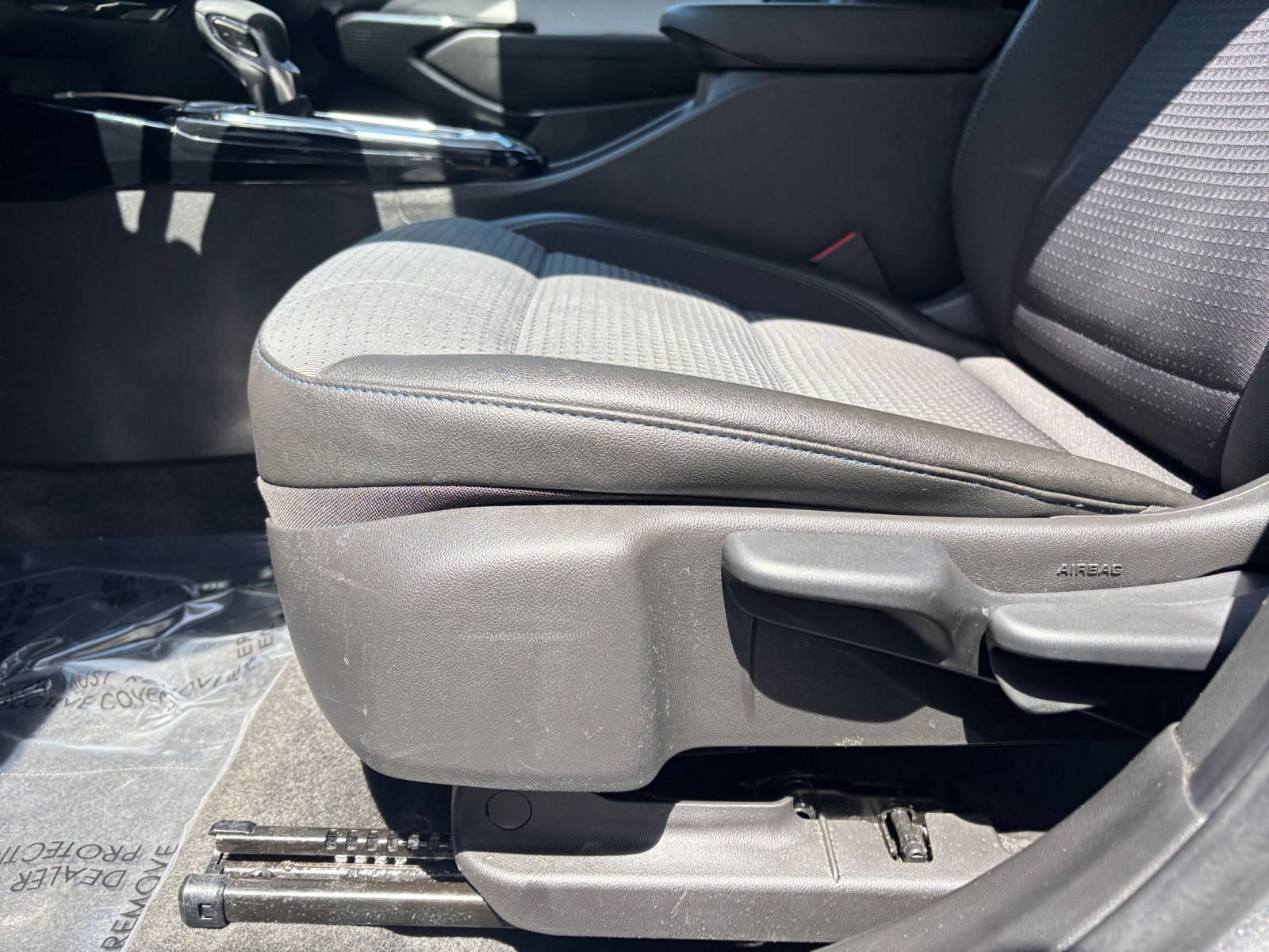 Used 2025 Chevrolet Trax LT FWD image 28
