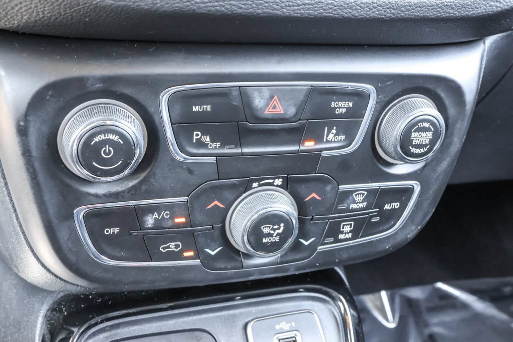 Used 2021 Jeep Compass Limited w/ Sun and Sound Group AWD/4WD image 24