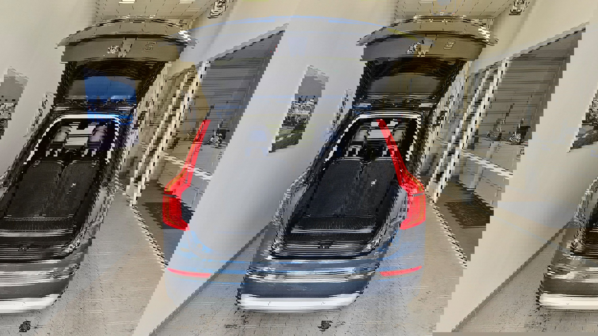 Certified 2022 Volvo XC90 T8 Inscription Expression w/ Advanced Package image 9