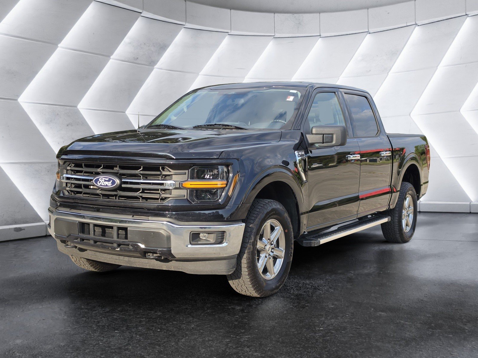 Used 2025 Ford F150 XLT w/ Equipment Group 301A Standard AWD/4WD image 6
