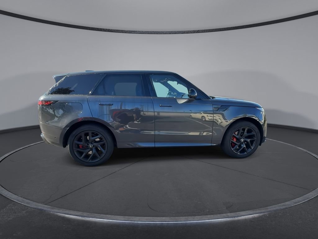 Used 2023 Land Rover Range Rover Sport SE Dynamic image 9