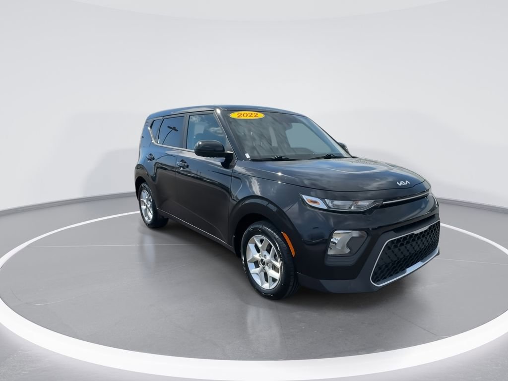 Used 2022 Kia Soul S image 2