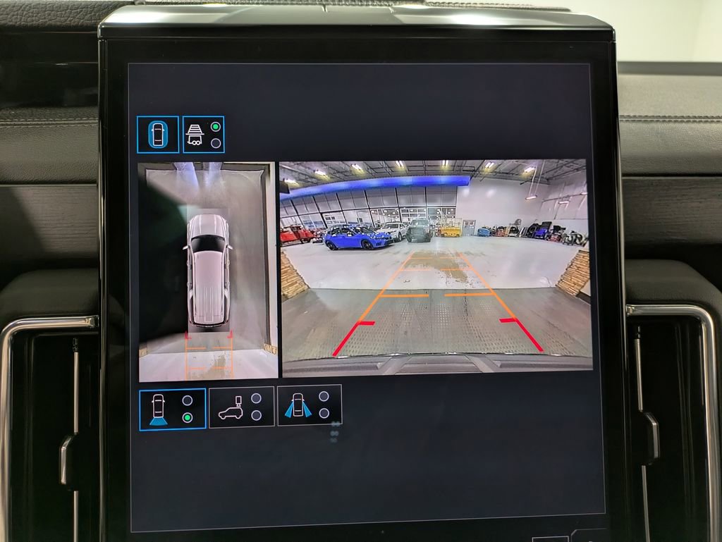 Used 2026 GMC Yukon XL Denali w/ Sun & Power Step Package AWD/4WD image 13