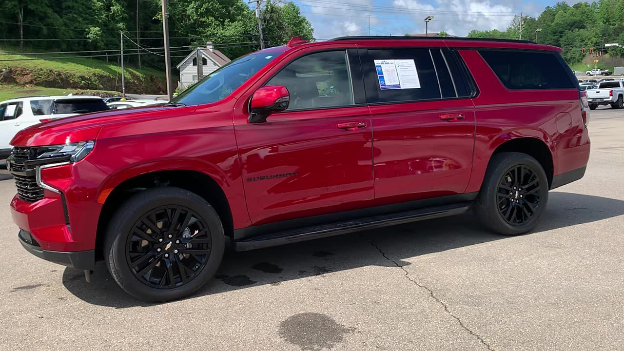 Used 2024 Chevrolet Suburban RST w/ Luxury Package RWD image 8